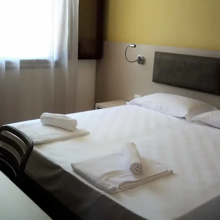 Abba Urci Hotell *